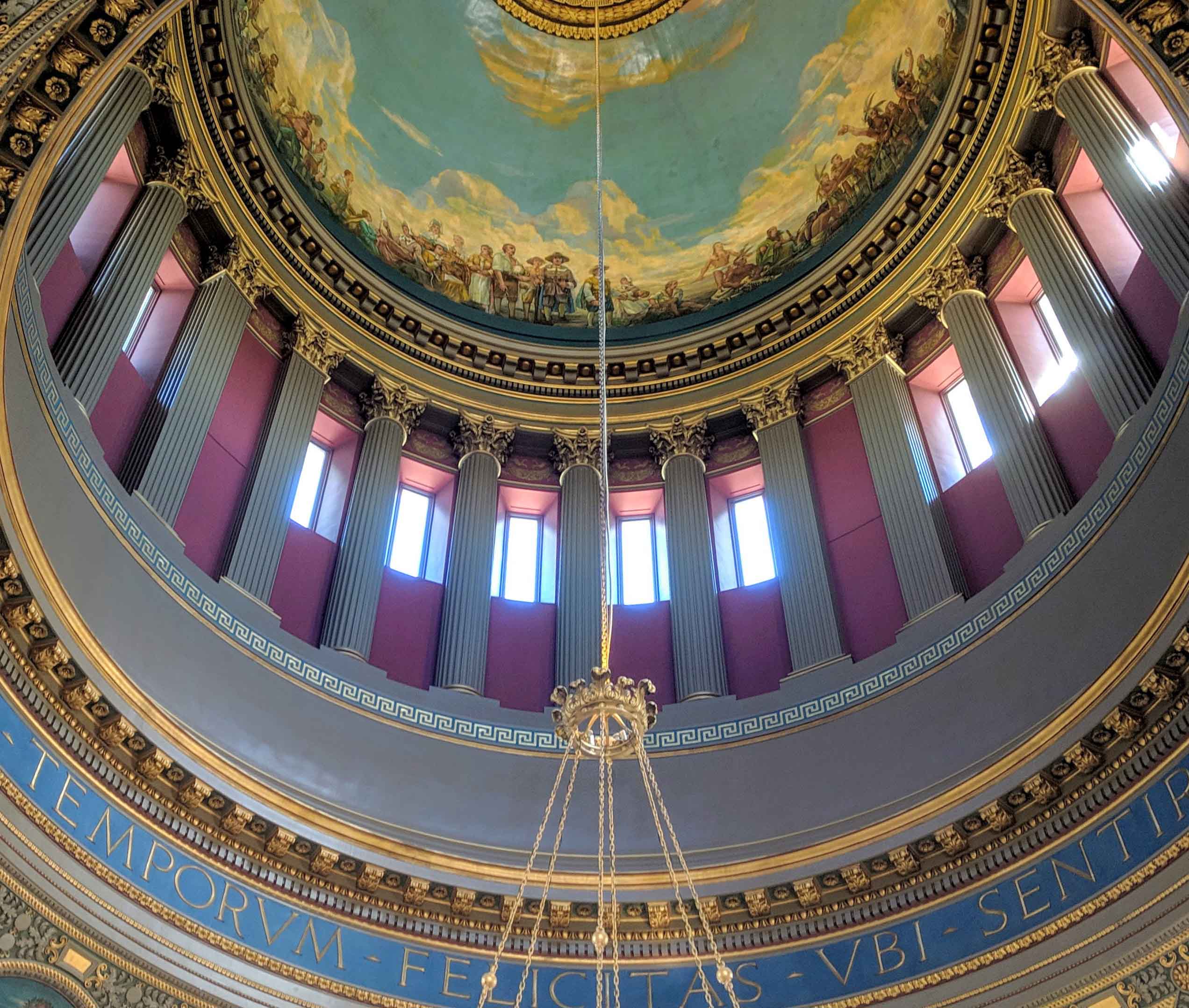 Interior dome of the Rhode Island Statehouse
